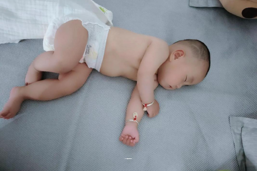 开封宝宝积食发烧怎么处理